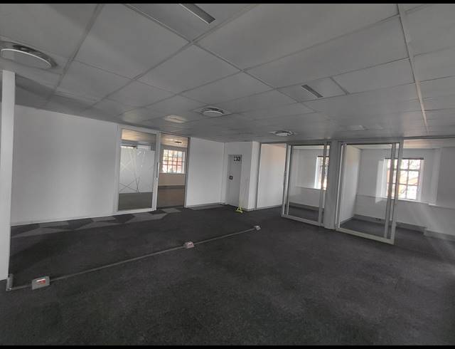 283M² OFFICE TO LET IN BRYANSTON